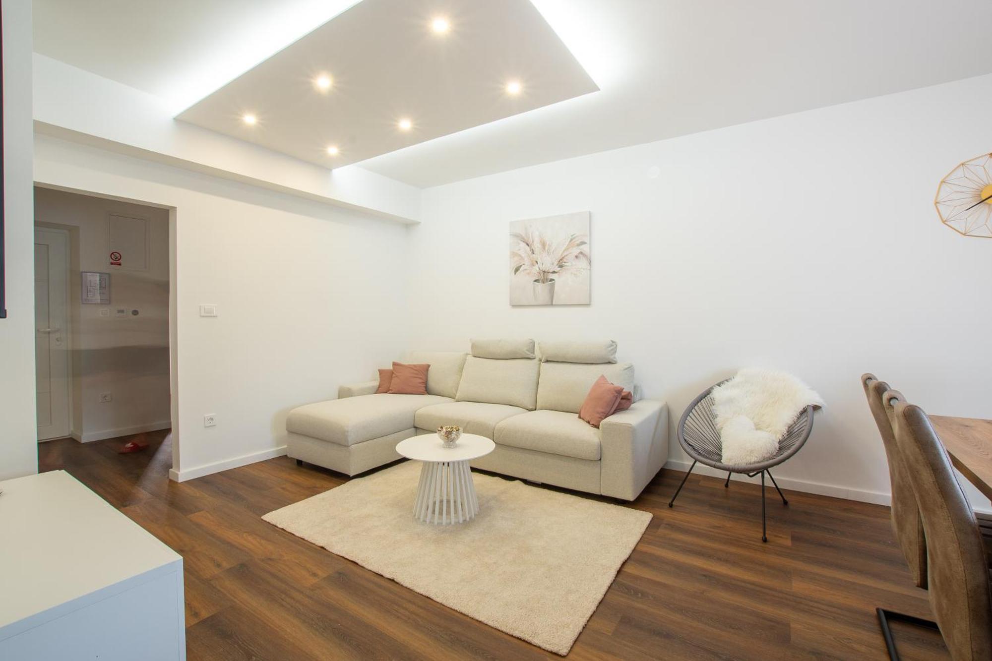 Apartman Valentina - Self Check In And Check Out Otočac Zewnętrze zdjęcie