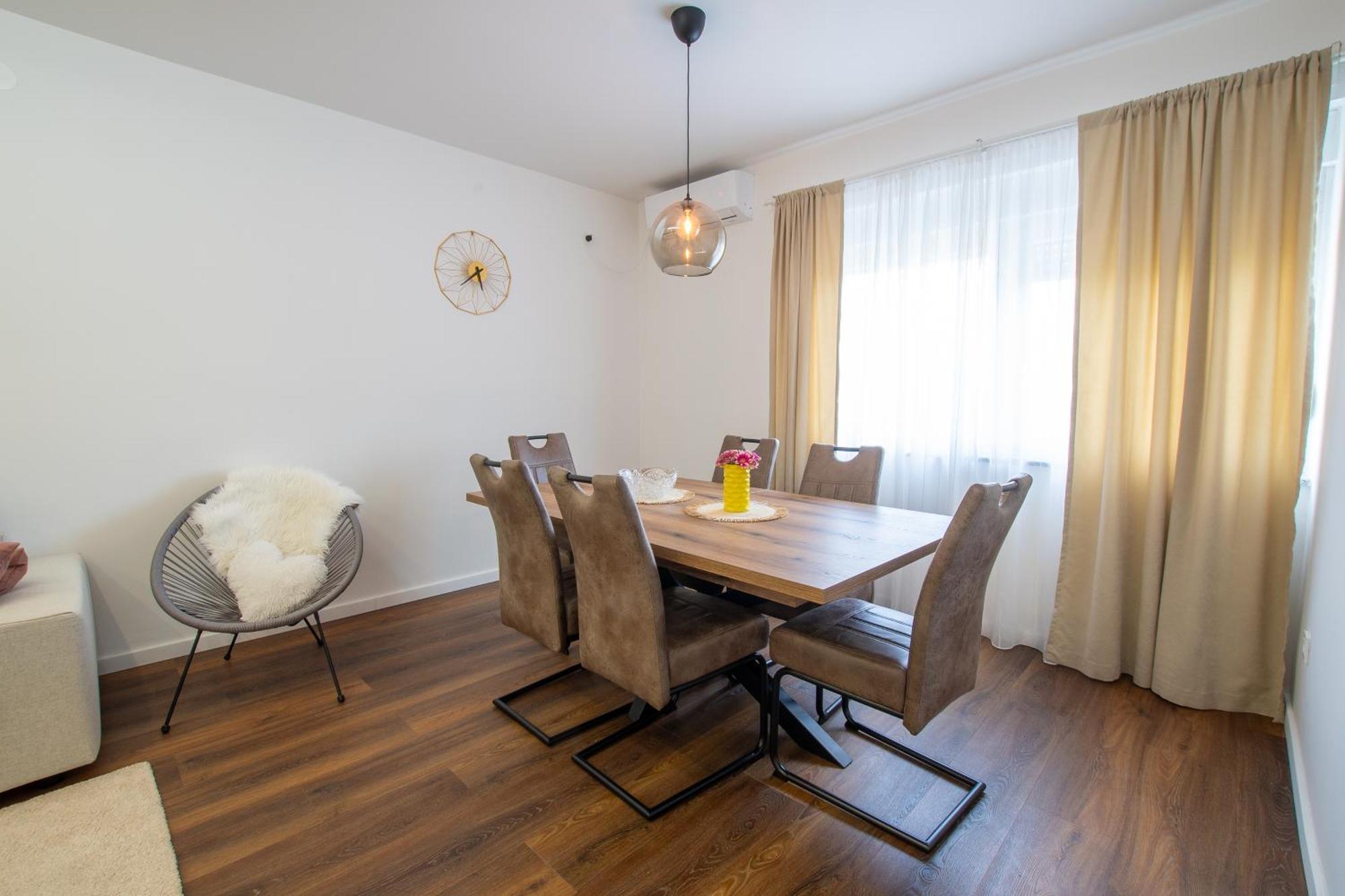 Apartman Valentina - Self Check In And Check Out Otočac Zewnętrze zdjęcie