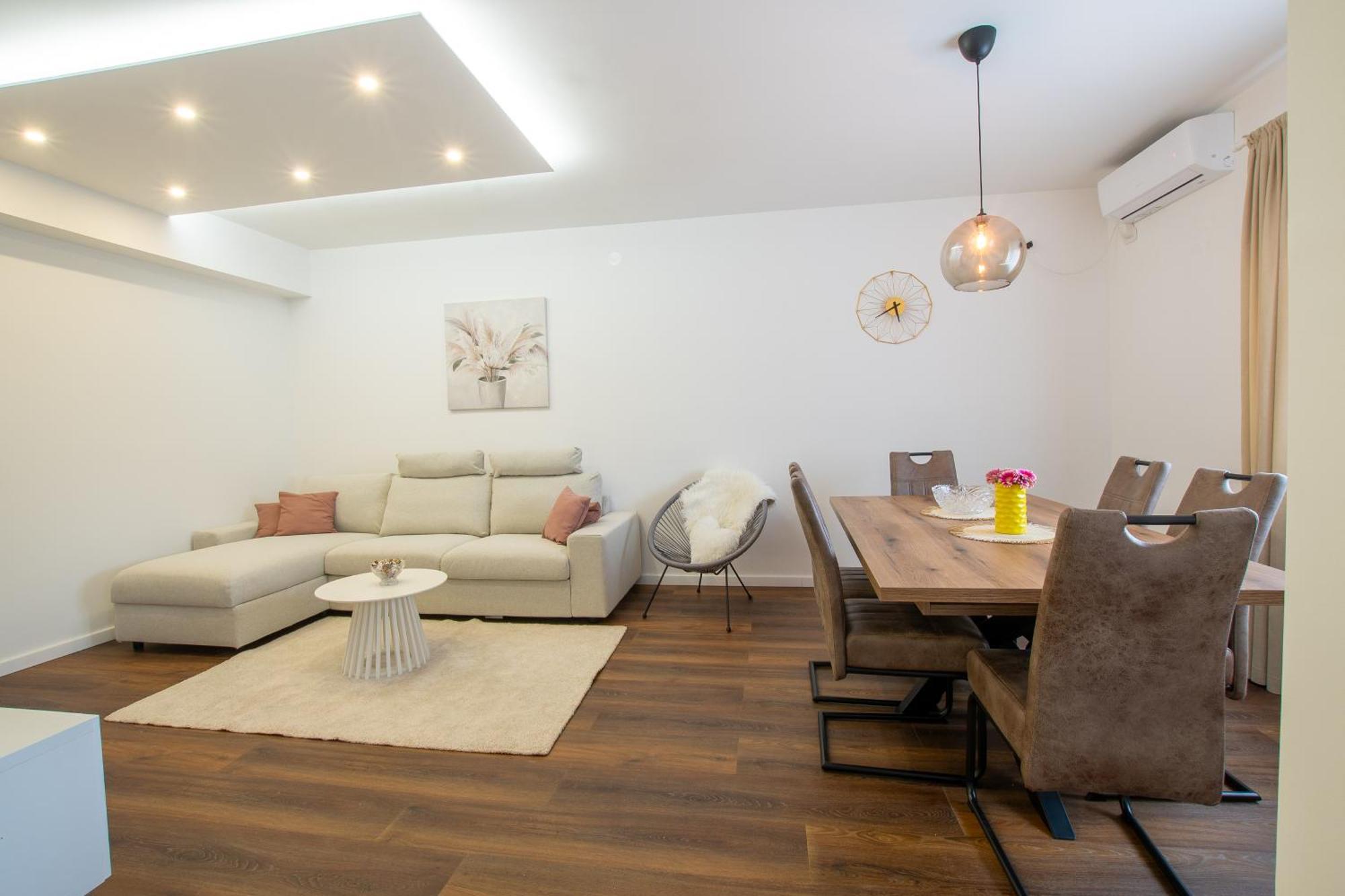 Apartman Valentina - Self Check In And Check Out Otočac Zewnętrze zdjęcie