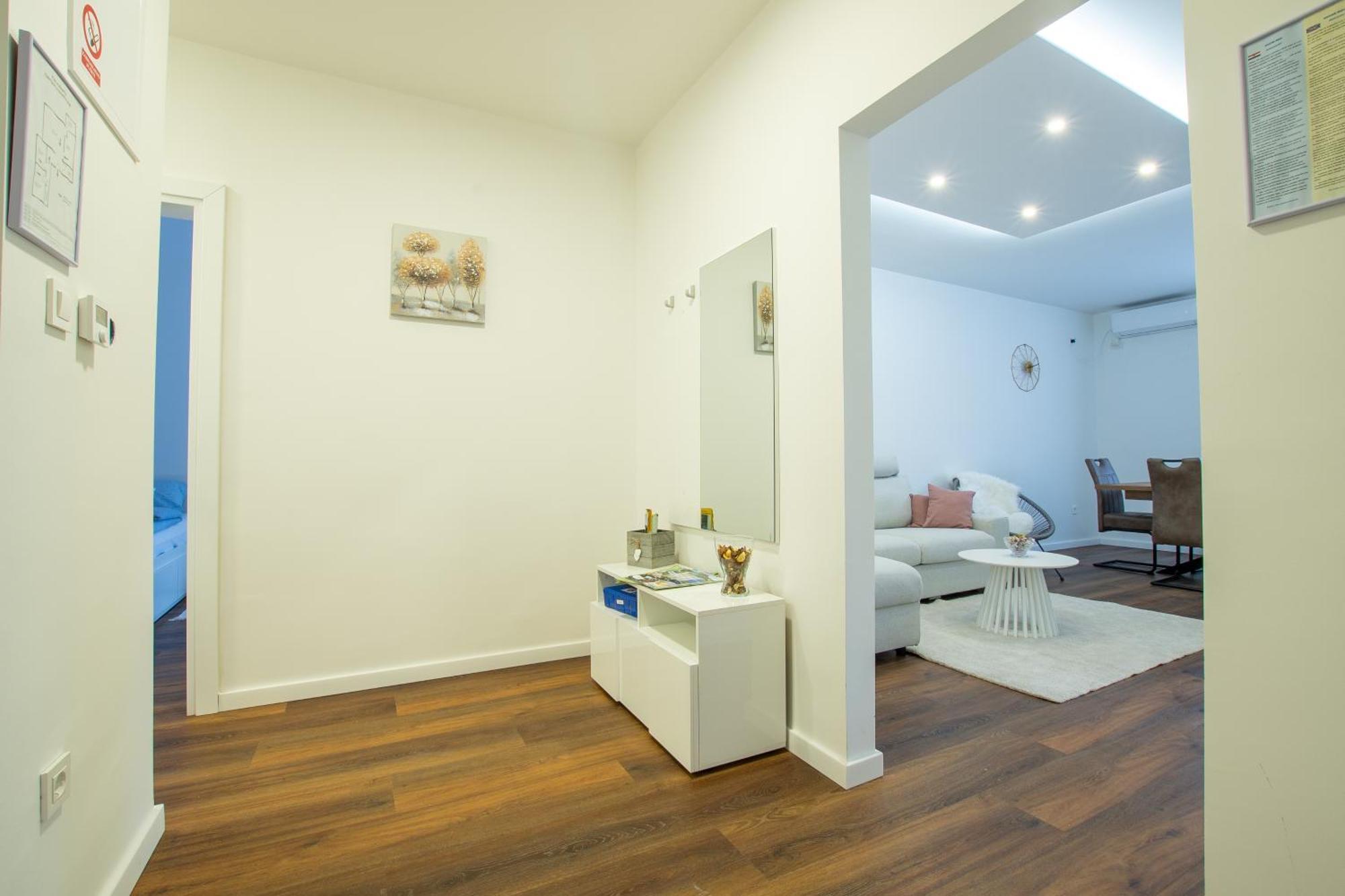 Apartman Valentina - Self Check In And Check Out Otočac Zewnętrze zdjęcie